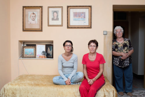 04 Domov Zuzana With Mum And Grandmother